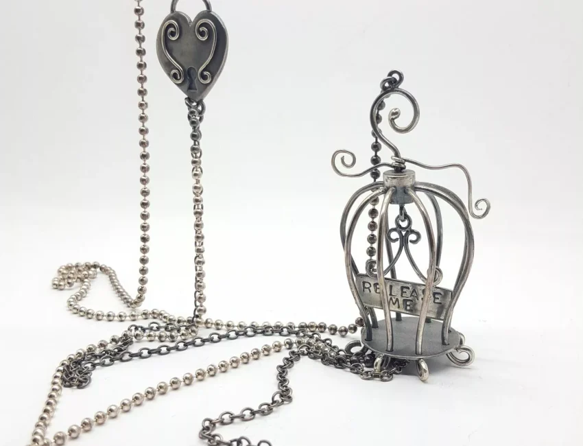 Release-me-Cage-necklace